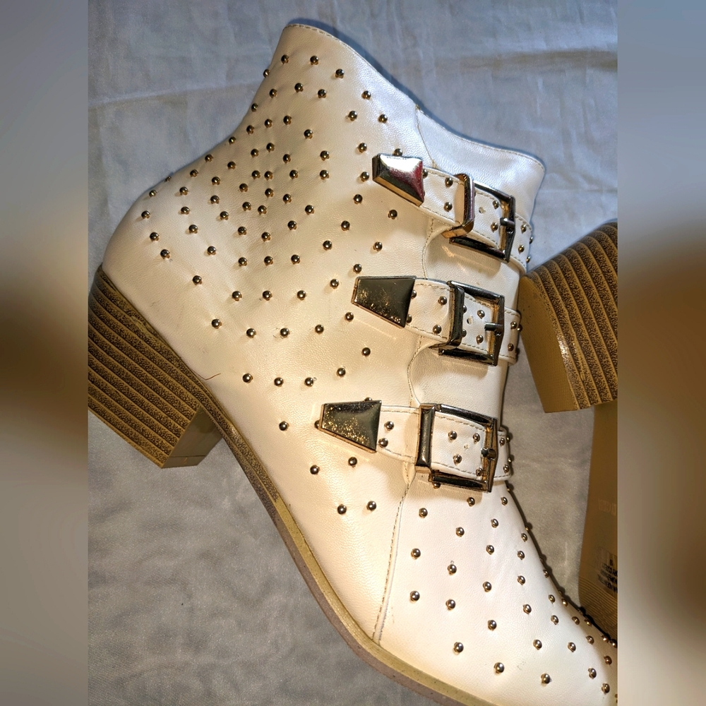Bumper Anka-01 Pointed Toe Studded Women's Western Booties